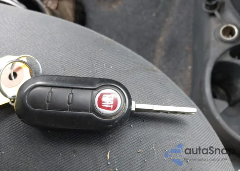 2012 Fiat 500C Pop z USA, uszkodzony, nr VIN 3C3CFFDR8CT384192